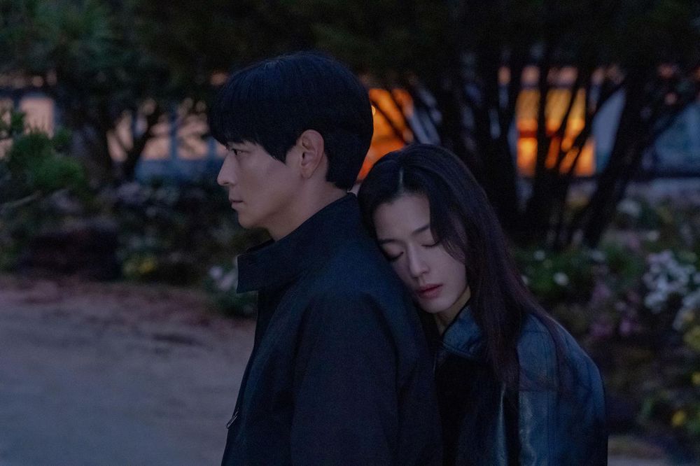 Disney+韓劇《暴風圈》劇情看點＆角色介紹！全智賢＆姜棟元雙強組合火花四射，堪稱韓版《權力遊戲》引爆話題！-20