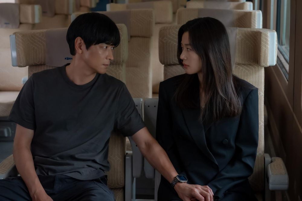 Disney+韓劇《暴風圈》劇情看點＆角色介紹！全智賢＆姜棟元雙強組合火花四射，堪稱韓版《權力遊戲》引爆話題！-21