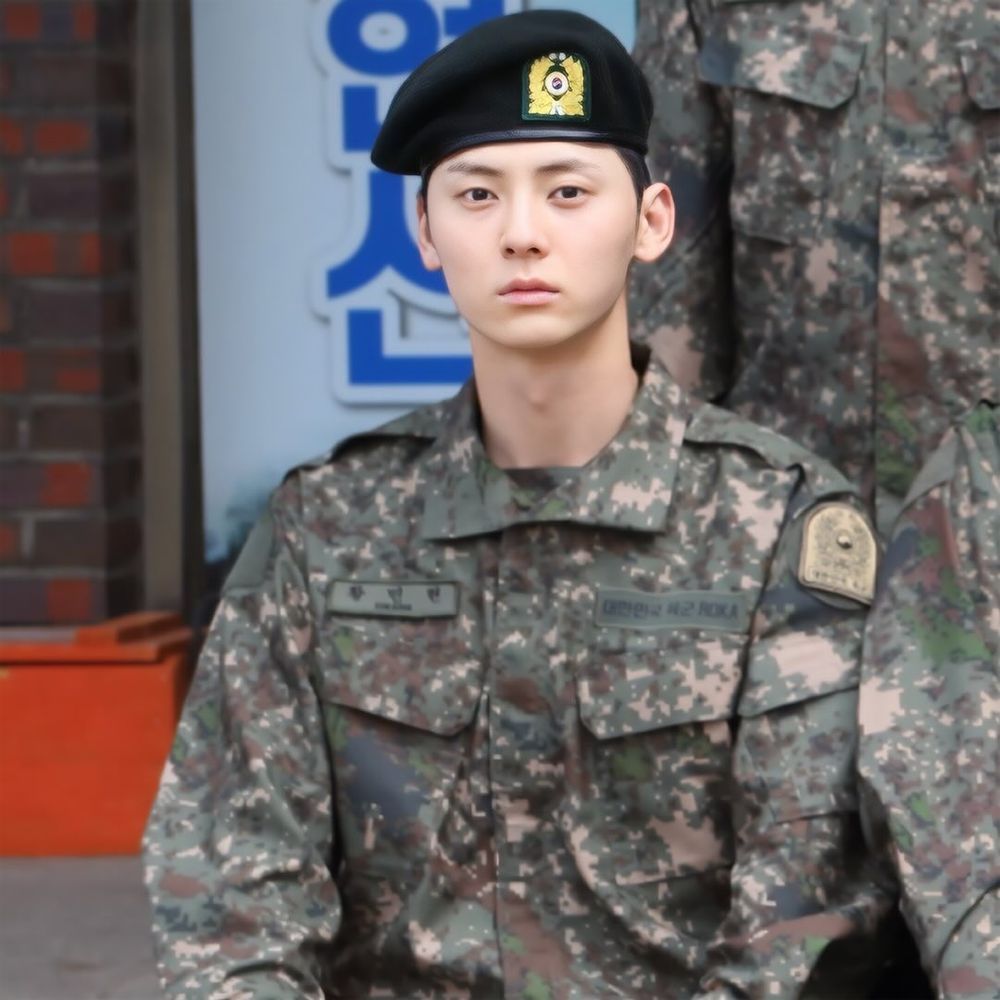 韓網票選最讓人想念的軍白期男偶像TOP7！在玹、淨漢帥氣軍照掀熱議，「臉蛋天才」車銀優僅居第二！-7