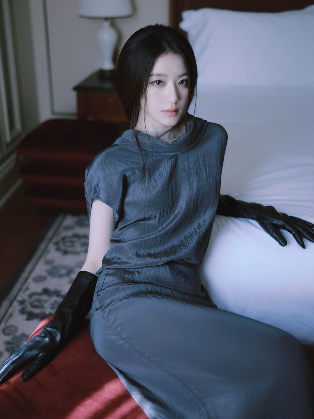 仙女真的存在！舒華第一次參加時裝週！COS紐約大秀「高級清冷風」美到像是畫裡走出來的！-3