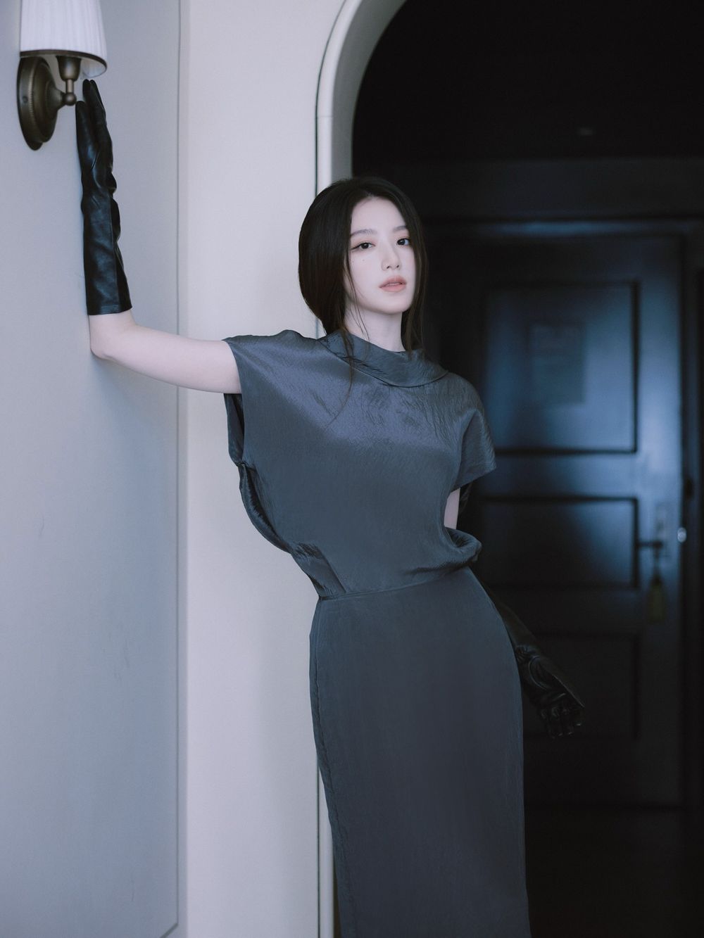 仙女真的存在！舒華第一次參加時裝週！COS紐約大秀「高級清冷風」美到像是畫裡走出來的！-8