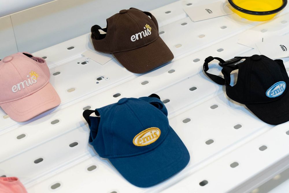 不用飛韓國就買到！emis寵物專門店登台！毛孩「親子裝、帽子」可愛爆炸、鏟屎官快衝啦！-7