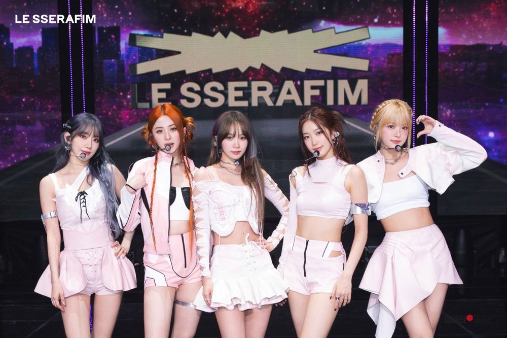 韓網熱議6大女團打歌舞台造型！aespa女戰士服超有氣勢，Red Velvet華麗舞台服吸睛全場！-10