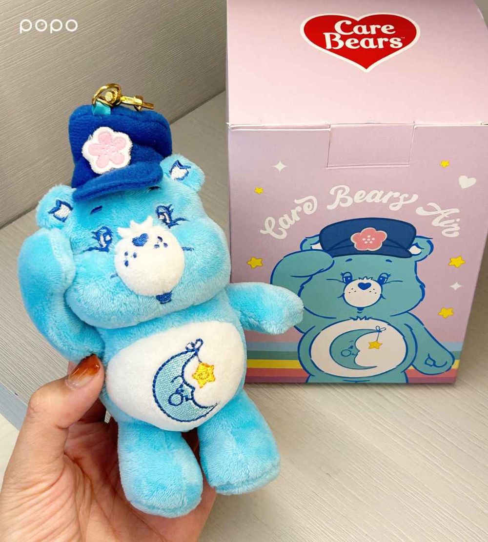 華航跟Care Bears聯名了！攜五桐號推超可愛機上甜點、還有呆萌空服員小熊玩偶&撲克牌要收藏！-6