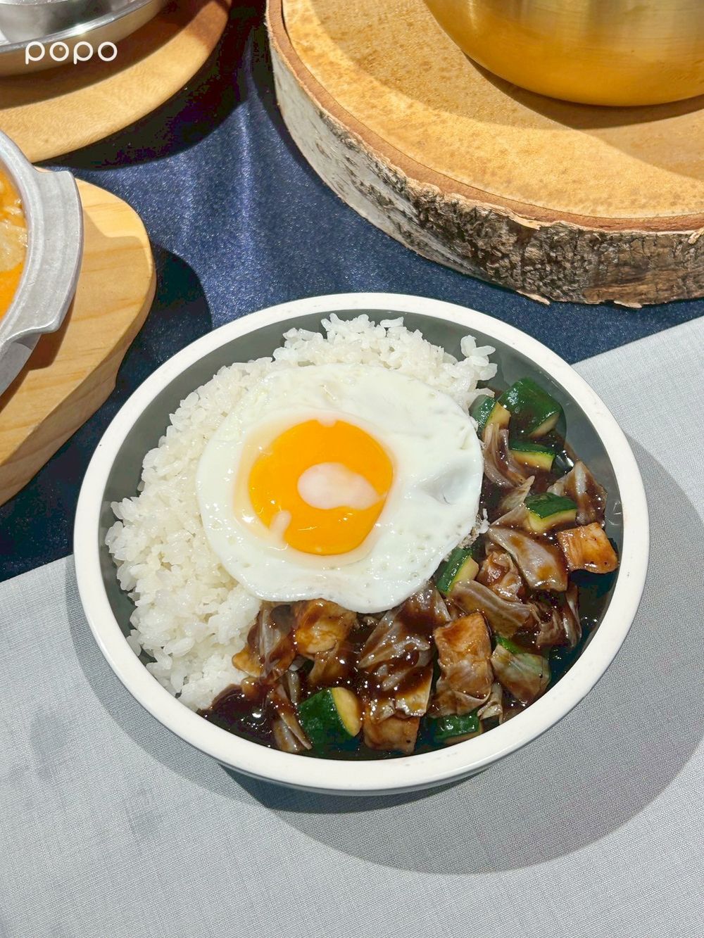 本村炸雞新菜色登場！「粉紅醬玫瑰拉麵&黑嚕炸醬麵」太欠吃、蜂蜜胡椒炸雞也是必點！-4