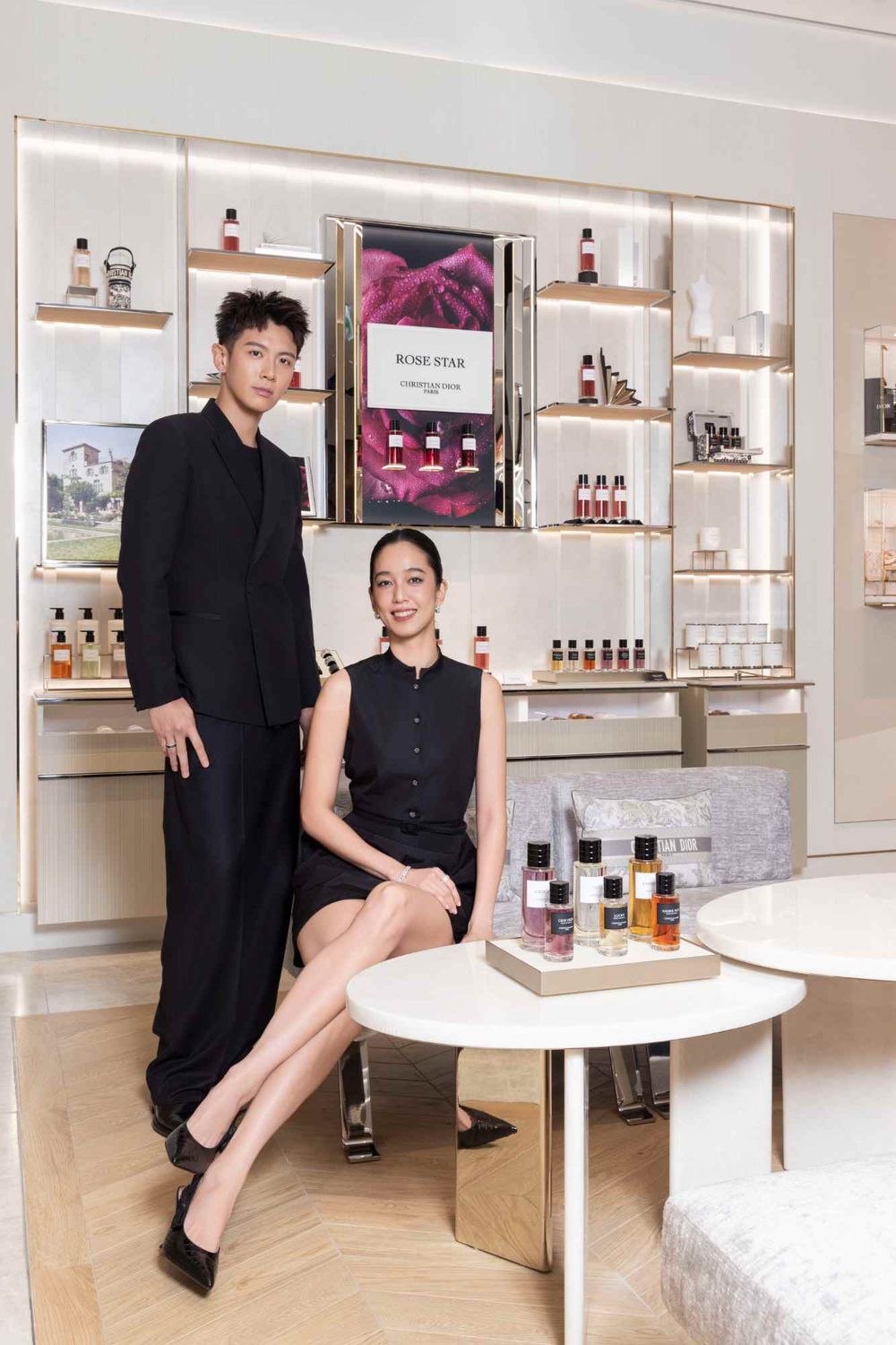 陳庭妮、柯震東站台DIOR台北101美妝旗艦店！護膚沙龍奢華升級、傳奇「細頸香水瓶」獨家現身，還能訂製刻印！-12
