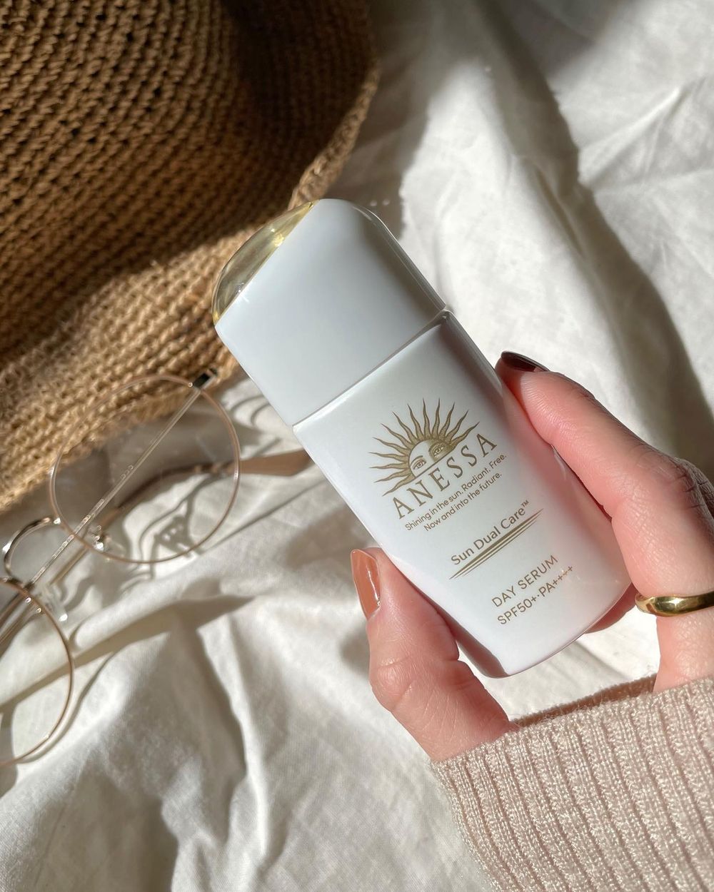 王嘉爾也愛用美肌防曬乳！安耐曬「濾鏡美顏日間防護精華」把紫外線轉化成LED美肌光、媲美用擦的美容儀！-5