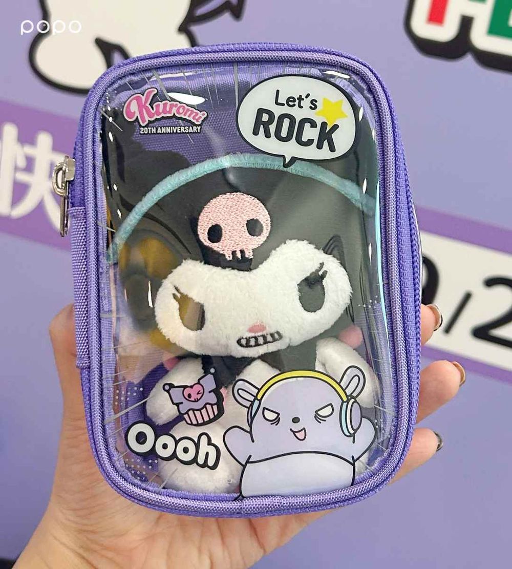 7-11最新加購小物是酷洛米！「戴耳機酷洛米玩偶、巴庫訂書機、娃包吊飾組」可愛必買！-5
