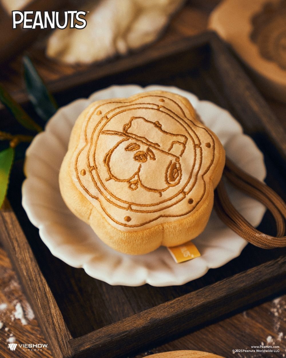 史上最可愛月餅誕生！2025中秋節限定「史努比&歐拉夫月餅抱枕、玉兔史努比吊飾」這天軟萌開賣！-5