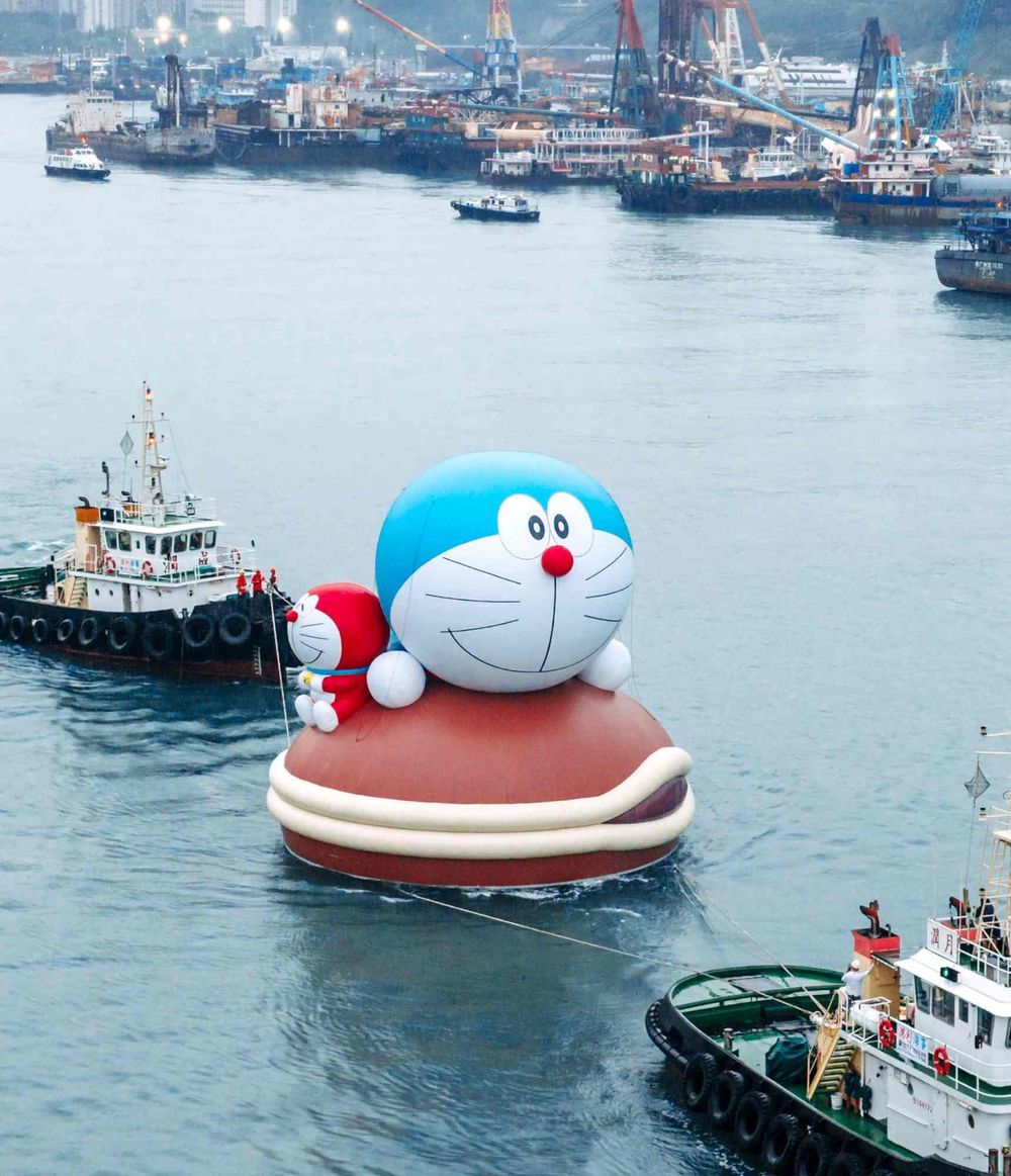 超巨大LABUBU太欠拍！「維港海上大巡遊」集哆啦A夢等4大人氣角色化身充氣雕塑、必拍亮點一次看！-15