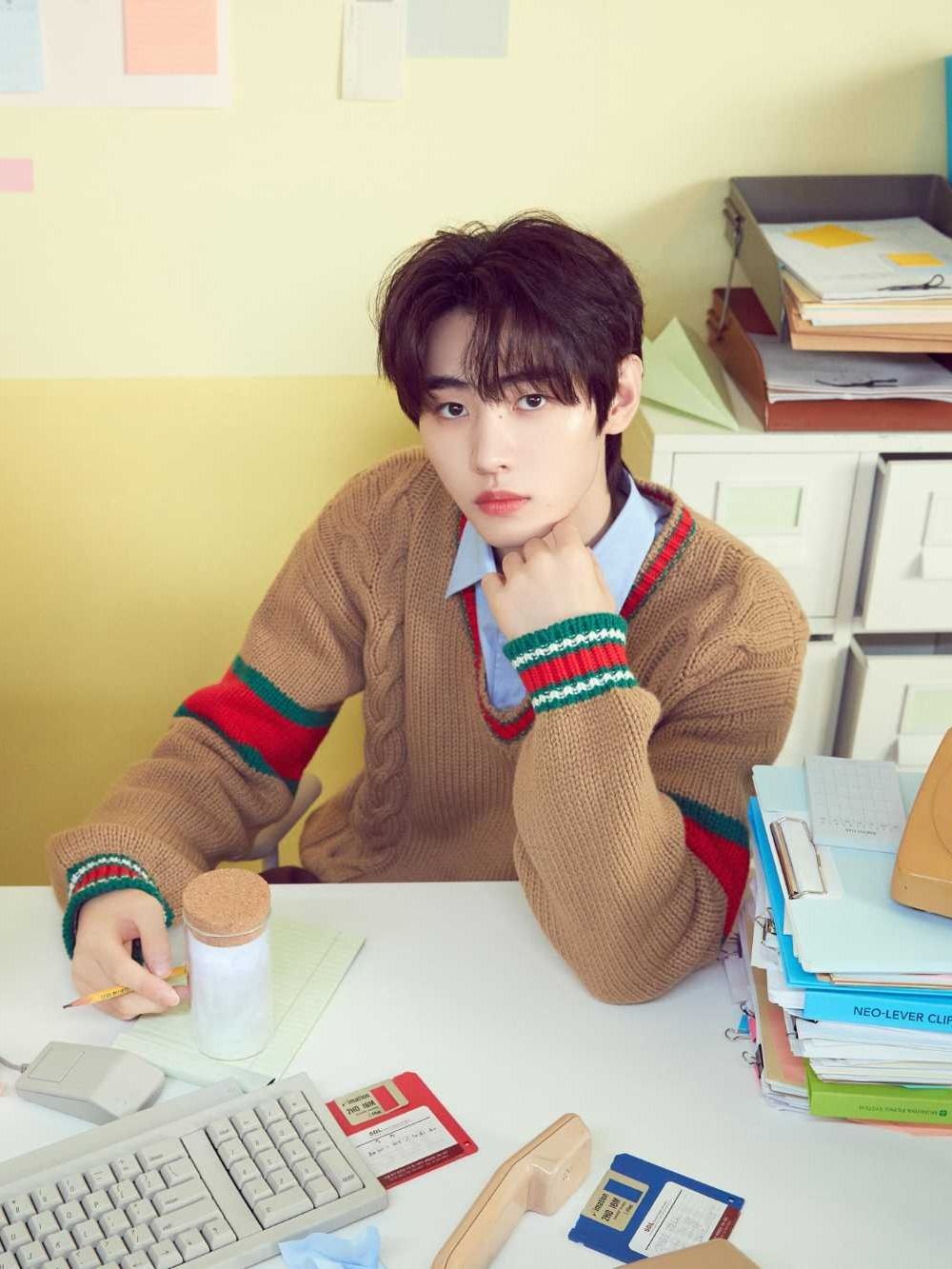 韓網公認6位「校園劇男主角臉」KPOP偶像！Lee Know、秀彬初戀感爆棚，車銀優根本完美學霸學長！-7