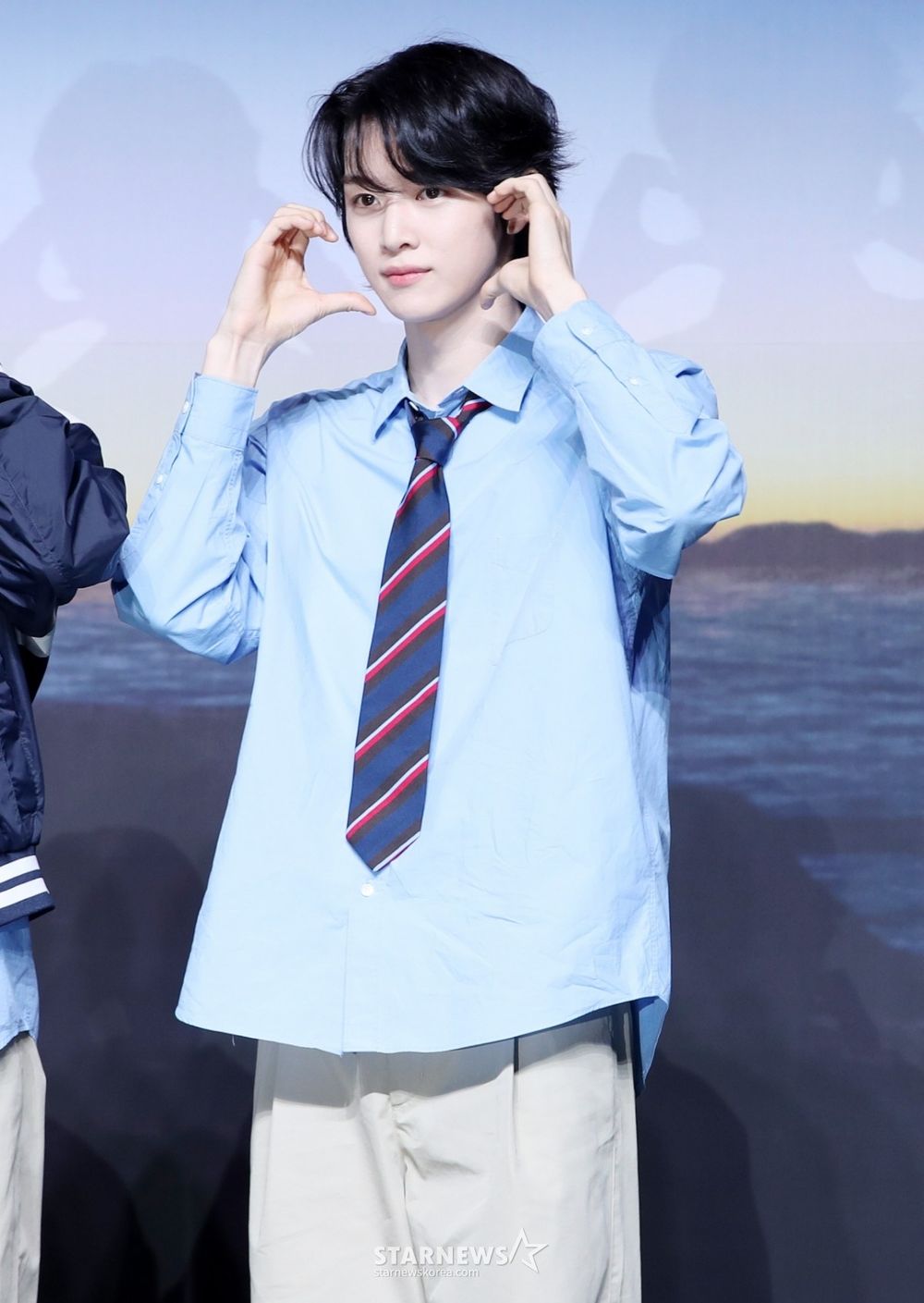 韓網公認6位「校園劇男主角臉」KPOP偶像！Lee Know、秀彬初戀感爆棚，車銀優根本完美學霸學長！-10