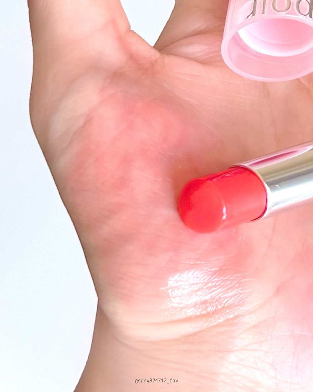 韓女早八只用它就出門！一抹奢潤養唇、自然血色感，Winter同款色號OLIVE YOUNG獨賣！-21