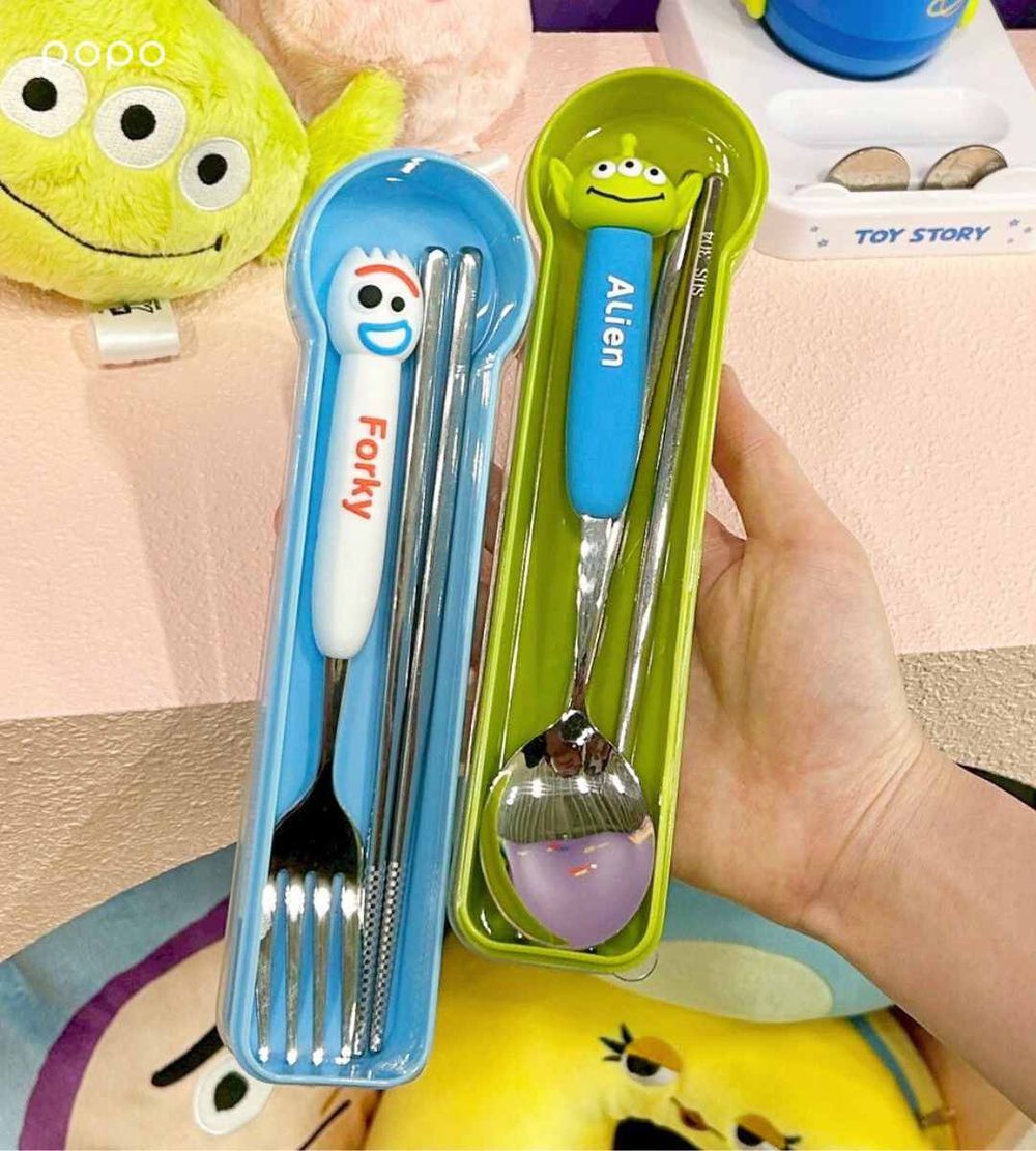 康是美最新加購小物是玩具總動員！Q翻「三眼怪絨毛飲料提袋、火腿豬面紙套」全都想帶回家！-9