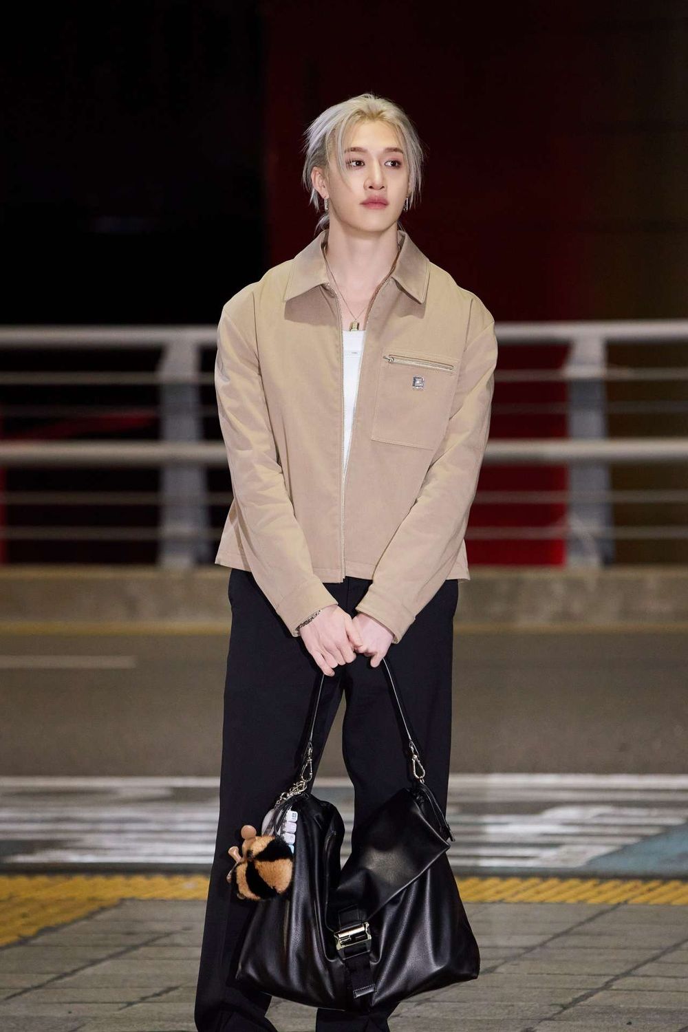 FENDI貴公子出發時裝週！方燦白銀髮馬尾根本「狼王子」！目黑蓮、檀健次也現身機場了！-4