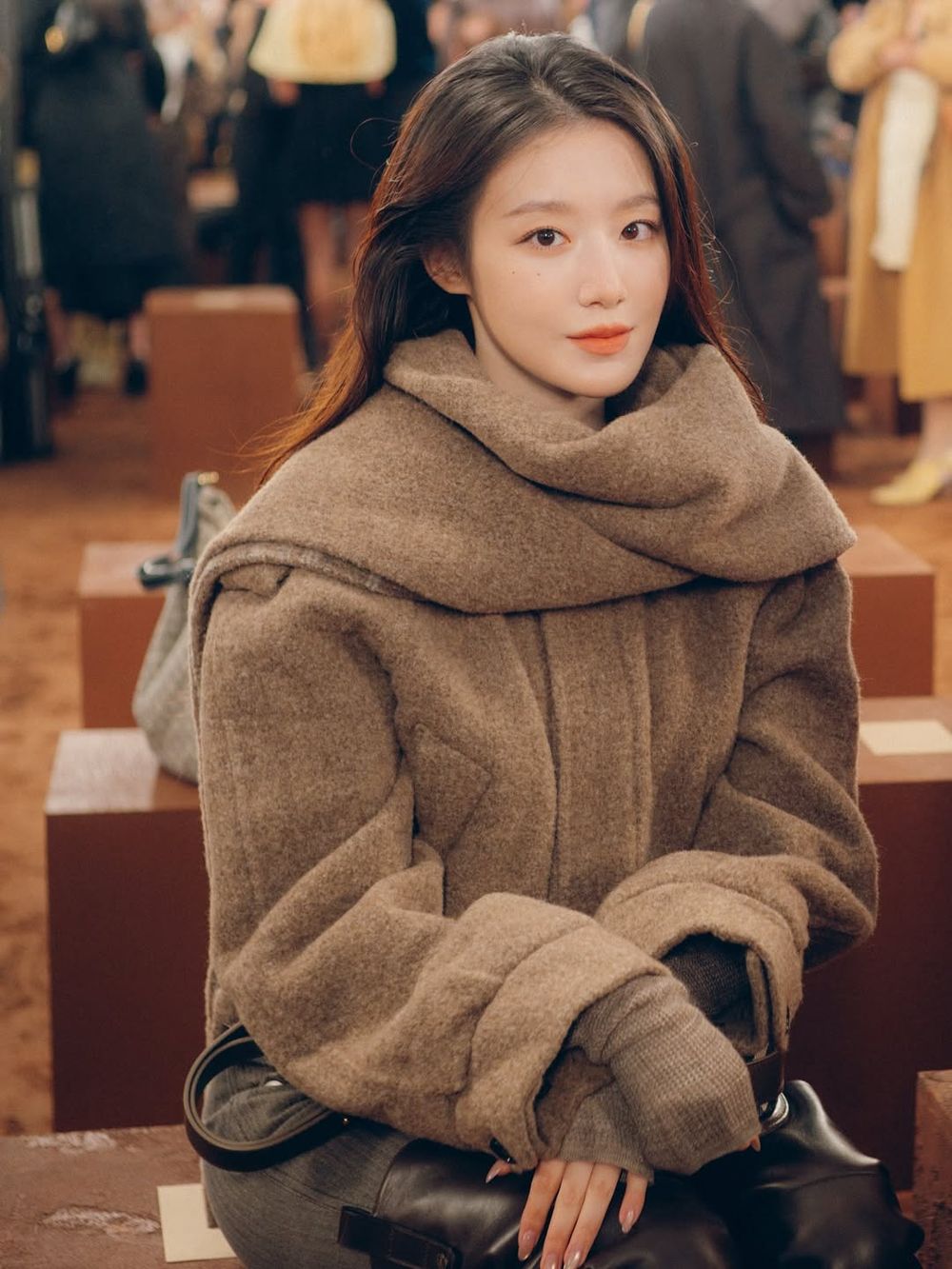 Burberry倫敦大秀前排超耀眼！舒華、SKZ昇玟、Bright都來了，根本豪門世家即視感！-16