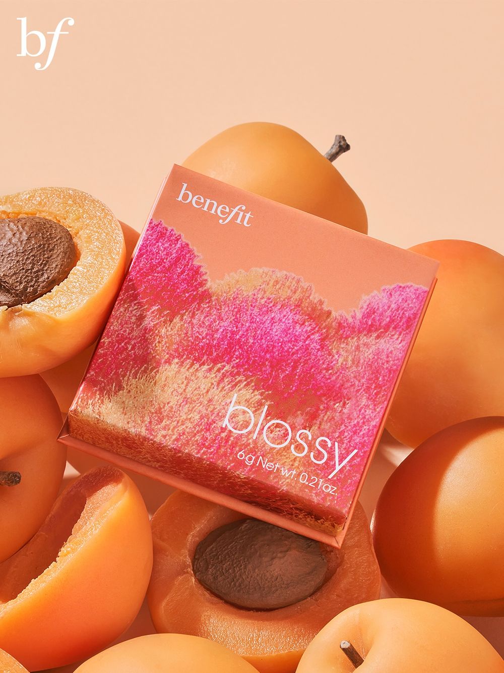 韓妞瘋搶的Benefit夢遊仙境頰彩！TXT然竣超萌詮釋新色「Blossy」暖杏桃腮紅，秒掀起秋日必收熱潮！-11