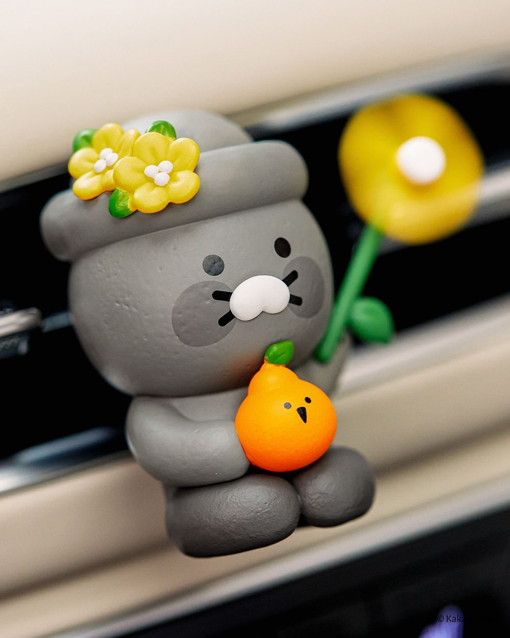 濟州島限定Kakao Friends周邊開賣！超Q「橘子春植化妝包、石頭爺爺春植公仔」全都太欠買！-6