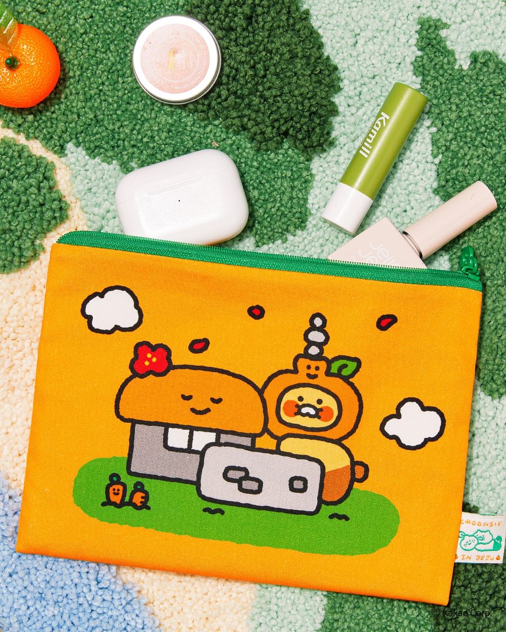 濟州島限定Kakao Friends周邊開賣！超Q「橘子春植化妝包、石頭爺爺春植公仔」全都太欠買！-10