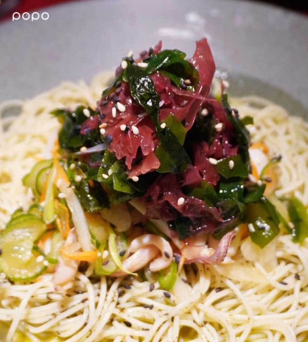 TWICE子瑜最愛「素食生魚片」台灣也吃得到！嵩×黑白大廚林熙元「翅包泡菜炒飯」6道必吃餐點一次看！-10