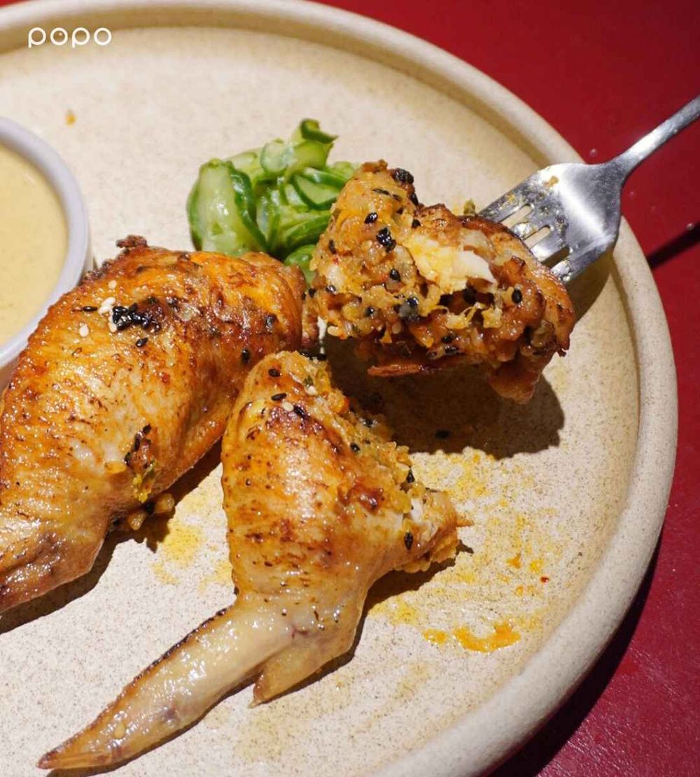 TWICE子瑜最愛「素食生魚片」台灣也吃得到！嵩×黑白大廚林熙元「翅包泡菜炒飯」6道必吃餐點一次看！-17