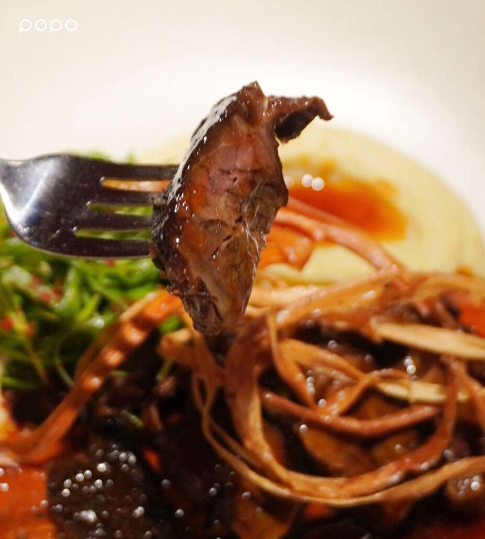 TWICE子瑜最愛「素食生魚片」台灣也吃得到！嵩×黑白大廚林熙元「翅包泡菜炒飯」6道必吃餐點一次看！-9