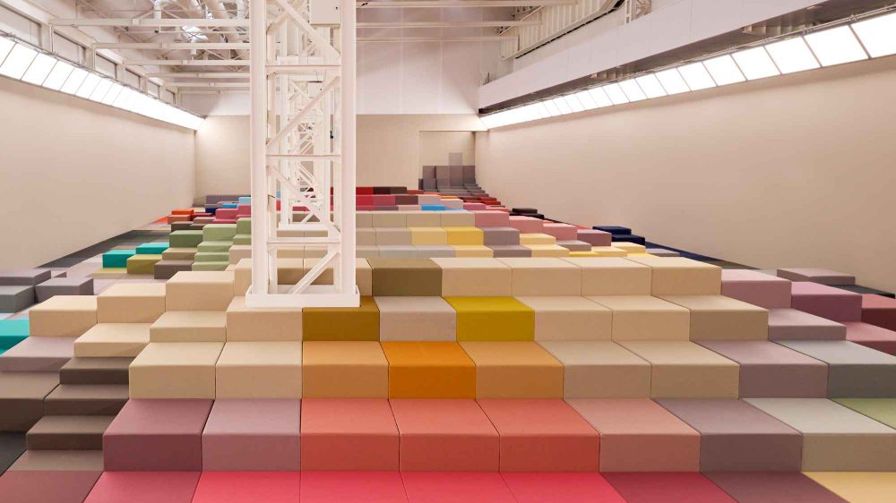 FENDI大秀亮點看不完！方燦「透膚蕾絲」胸肌腹肌一次送上、Yuna首戰美到全場尖叫！-6