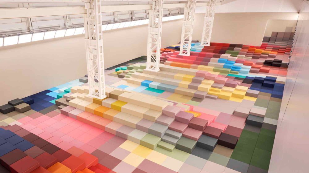 FENDI大秀亮點看不完！方燦「透膚蕾絲」胸肌腹肌一次送上、Yuna首戰美到全場尖叫！-7