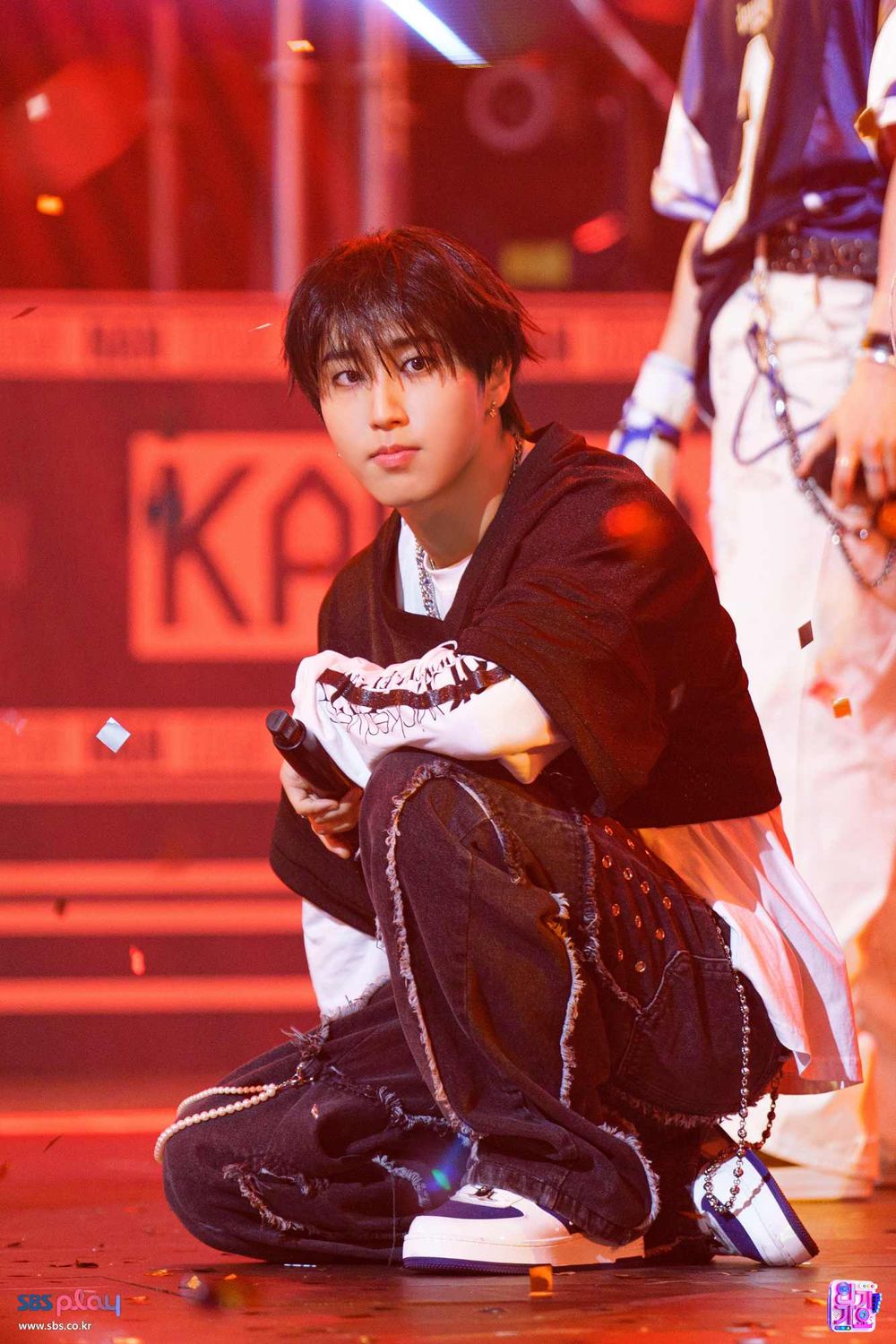 韓網公認6位最強的唱跳全能KPOP男偶像！然竣、HAN實力入榜，BTS柾國「六邊形戰士」封神！-13