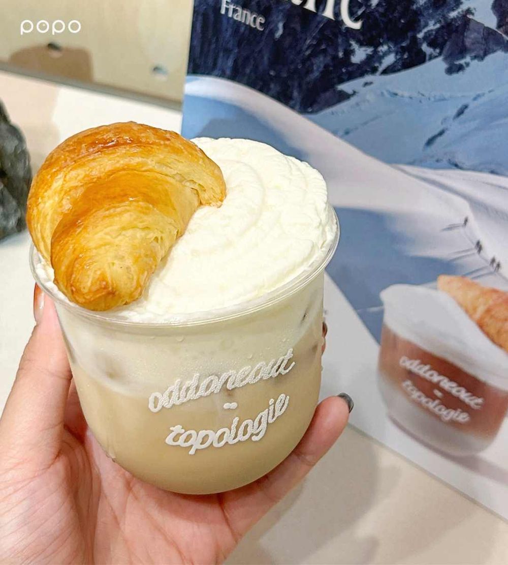 東區人氣手搖飲ODD ONE OUT跟Topologie聯名了！超美「龍洞氣泡飲」三款聯名飲品&周邊一次看！-6