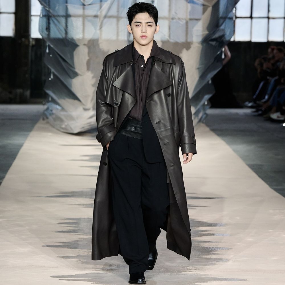 崔BOSS來了！SVT崔勝哲時裝週「直接上台走秀」壓軸登場、霸總氣勢撲面而來！-1