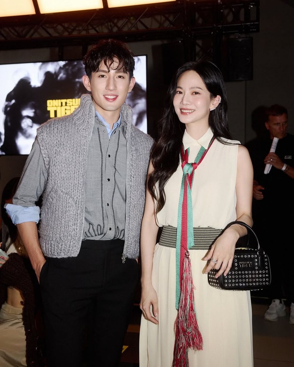 Onitsuka Tiger大秀顏值衝破螢幕！Momo平井桃、SVT Joshua都在前排！台灣代表曾之喬也驚喜亮相！-7