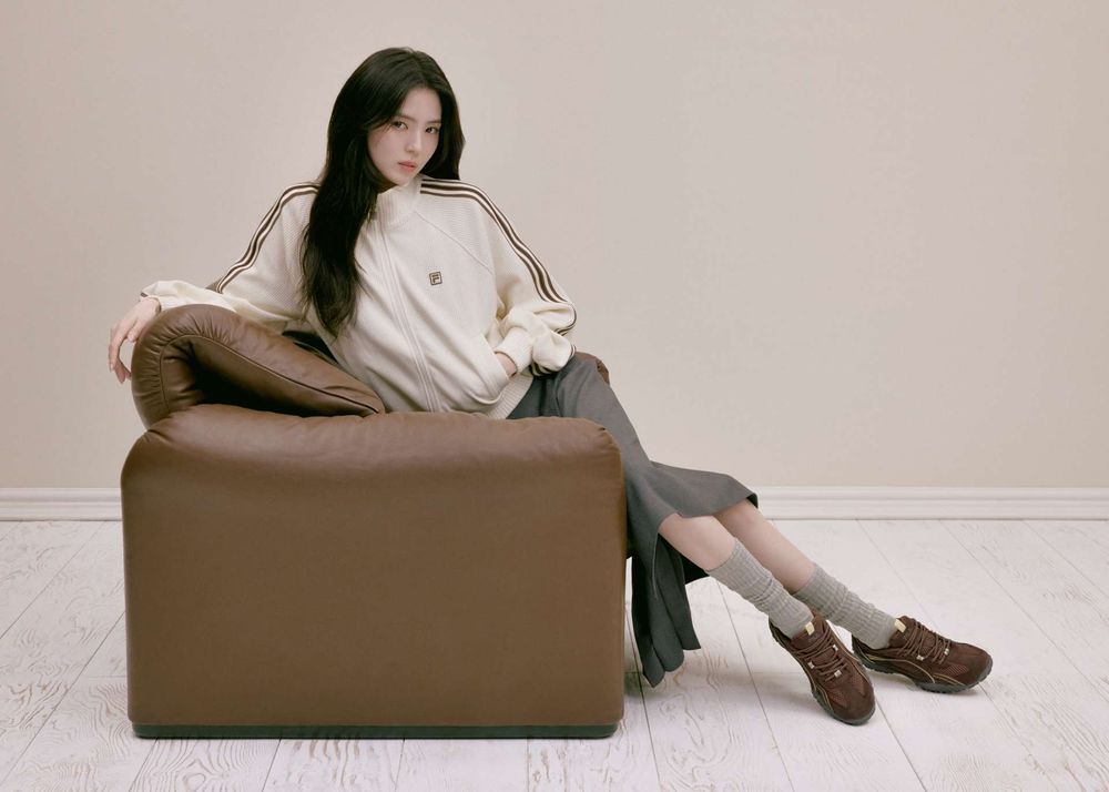 FILA韓國爆款球鞋來了！韓韶禧私下最愛「芭蕾球鞋、運動外套」台灣都買得到了！-17