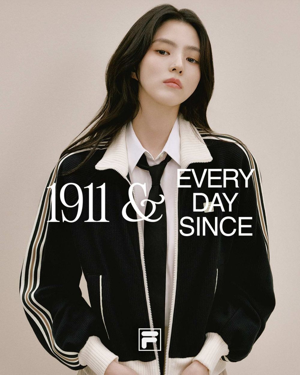 FILA韓國爆款球鞋來了！韓韶禧私下最愛「芭蕾球鞋、運動外套」台灣都買得到了！-13