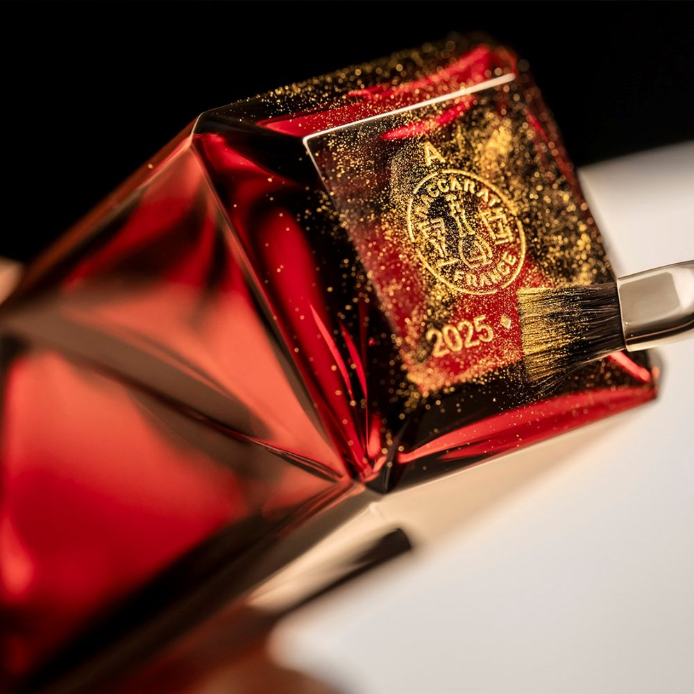 香氛界的頂級藝術品！MFK「540水晶之焰」典藏版，水晶瓶身融合奢華24K金煉紅工藝、加重珍稀龍涎香材，全球限量45瓶！-3