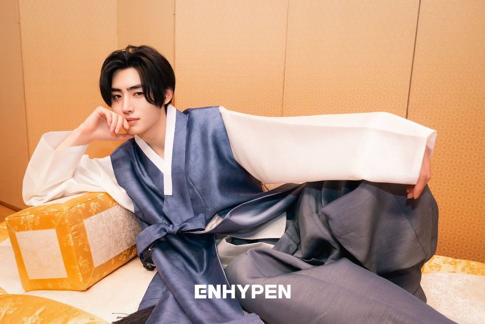 韓網瘋傳6位KPOP偶像「韓服」男神照！Felix顏值震撼全網，TXT然竣、防彈V討論度爆棚！-11