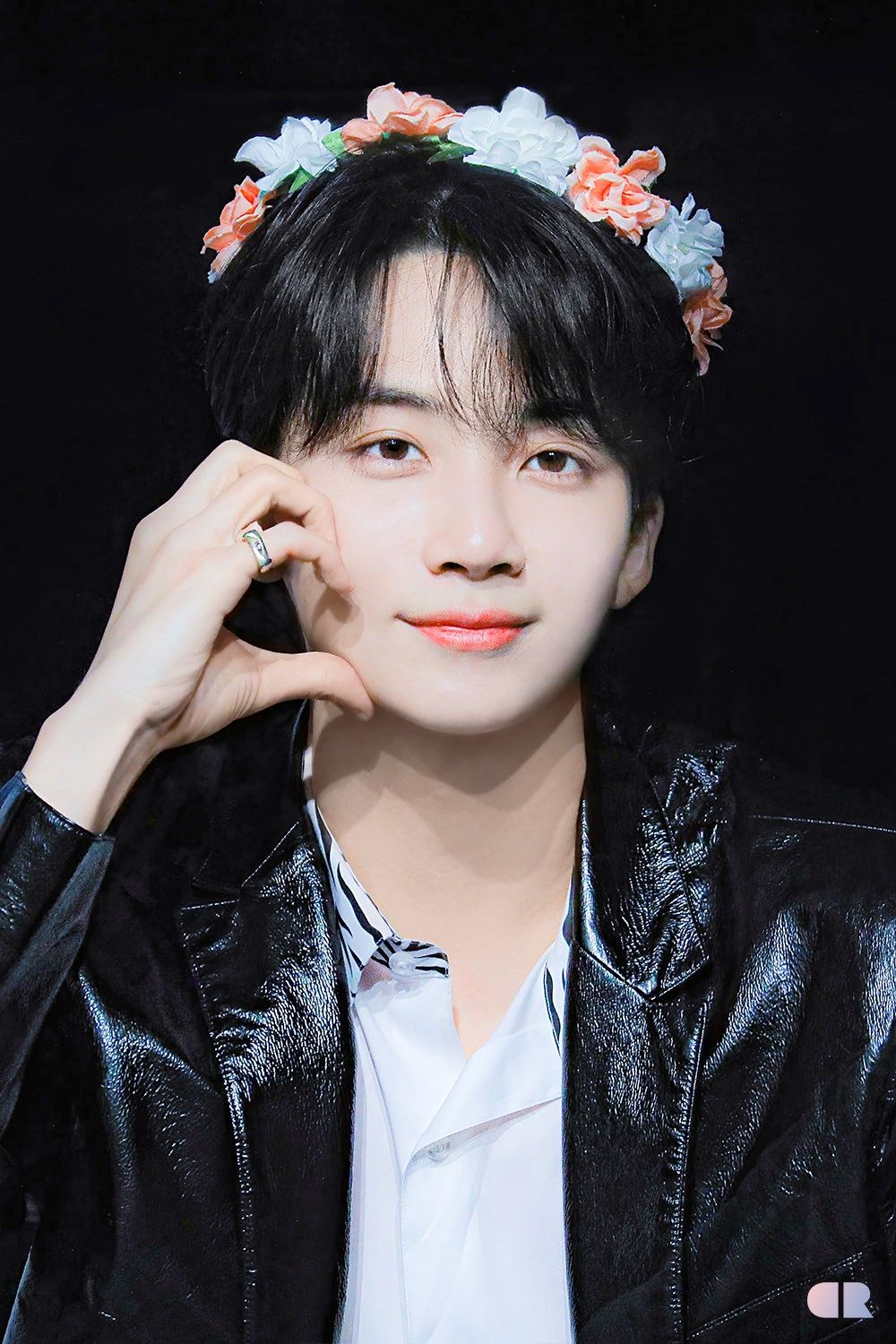 韓網公認6位最會「撩粉」的男偶像！淨漢、明宰鉉親和力爆棚，Jin超暖寵粉舉動惹哭粉絲！-7