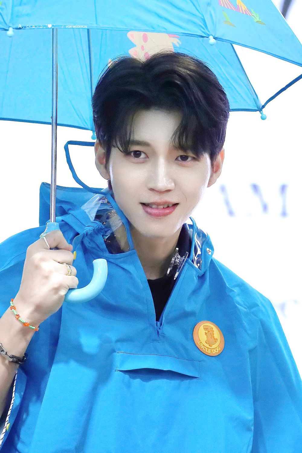 韓網公認6位最會「撩粉」的男偶像！淨漢、明宰鉉親和力爆棚，Jin超暖寵粉舉動惹哭粉絲！-9