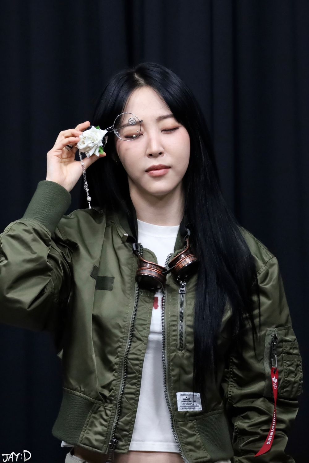 韓網公認6位很會「撩粉」的KPOP女偶像！張員瑛、Winter男女通殺，舒華憑粉絲互動圈粉無數！-9