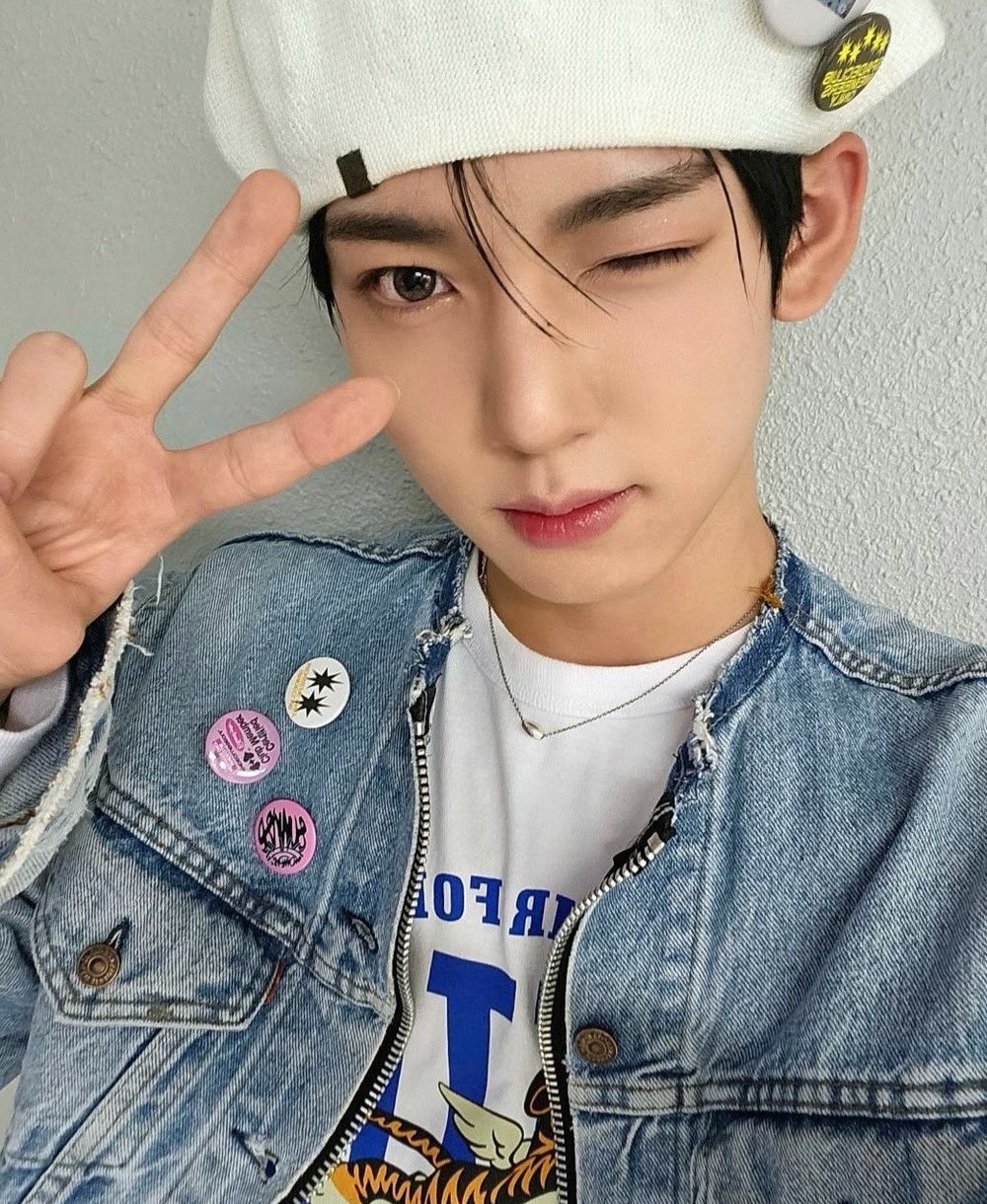 韓網票選6位最會自拍的KPOP男偶像！元彬、然竣氛圍感拉滿，車銀優帥到零死角！-4