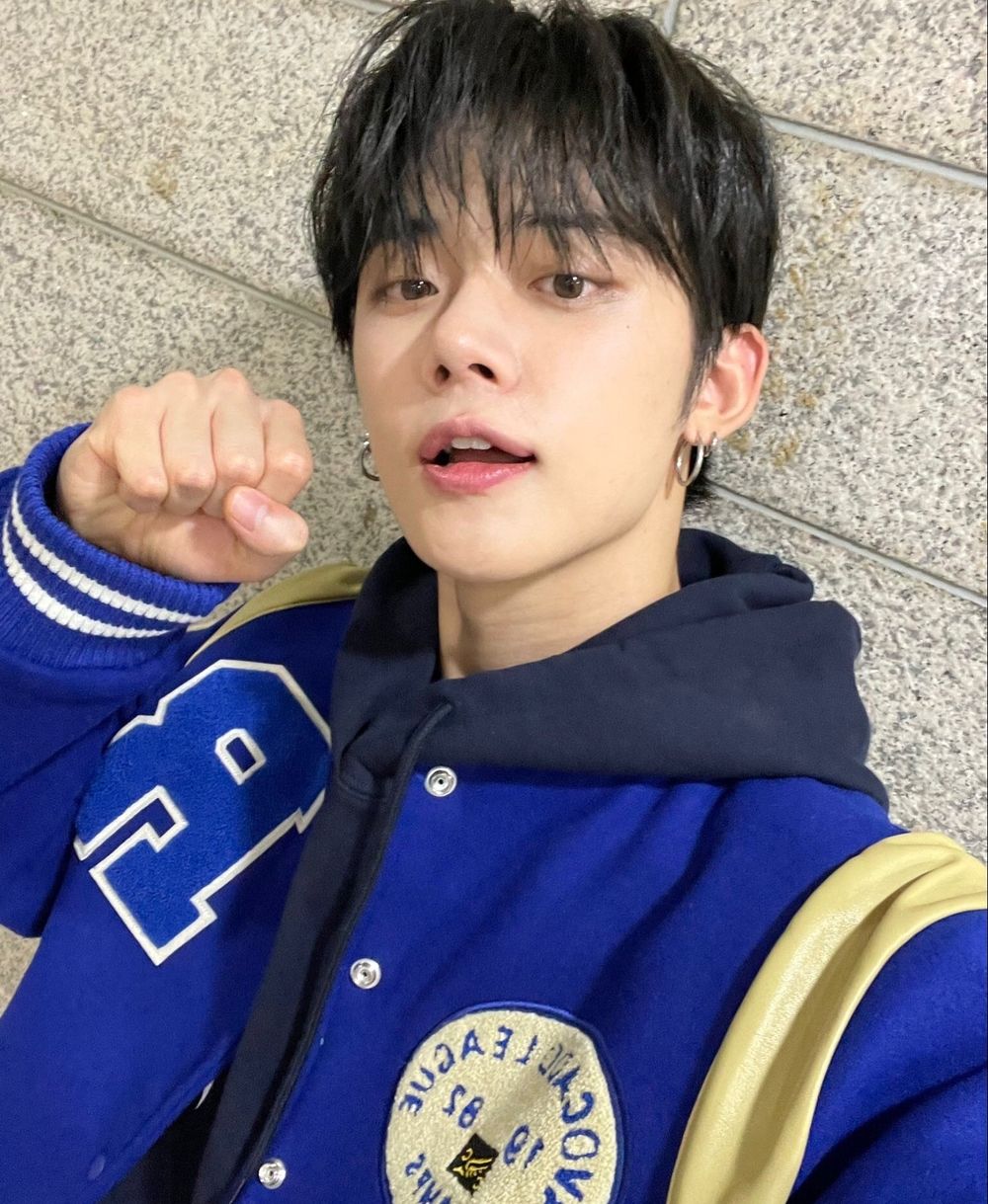 韓網票選6位最會自拍的KPOP男偶像！元彬、然竣氛圍感拉滿，車銀優帥到零死角！-9