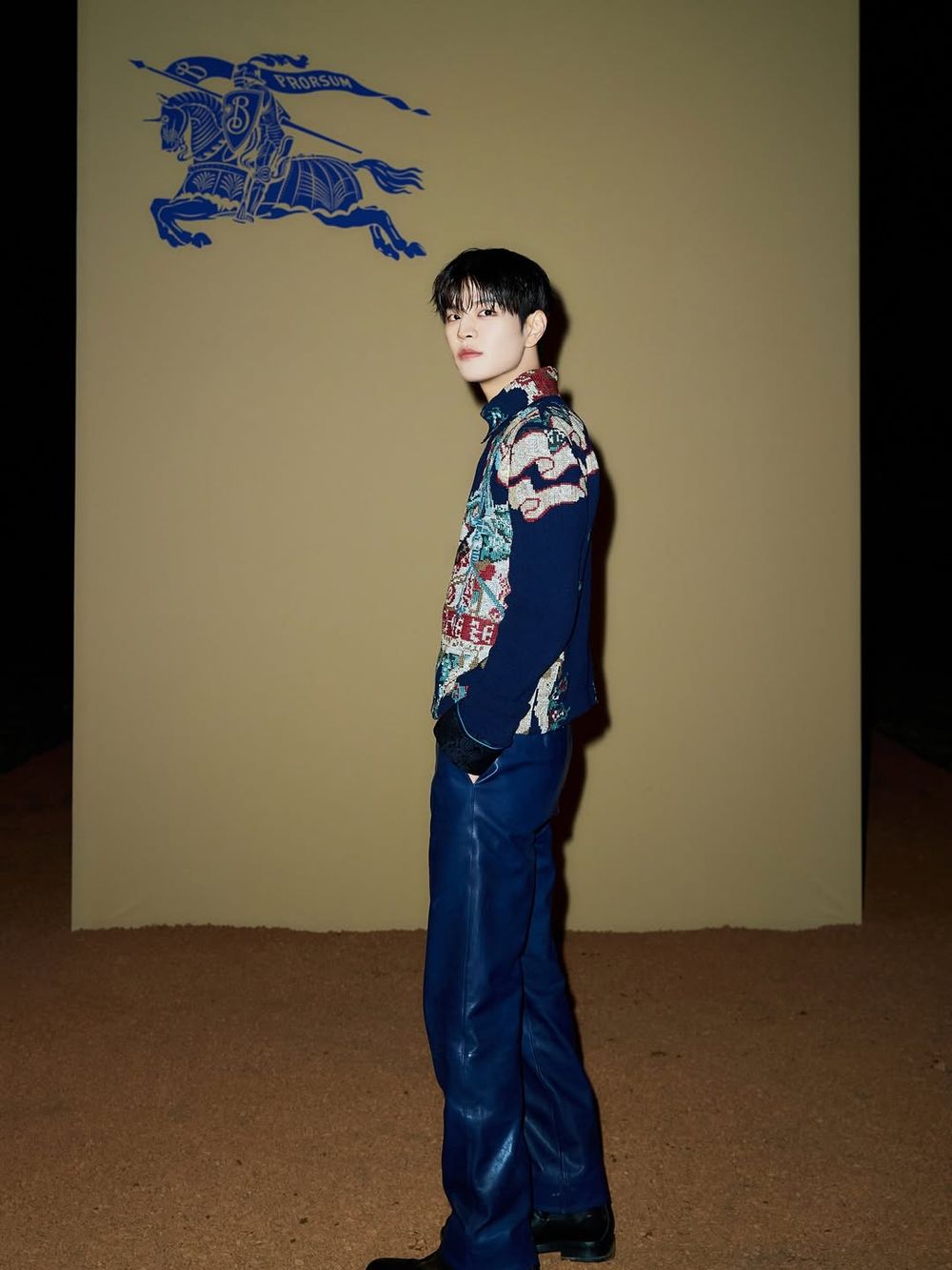 帥哥集體出沒！2026米蘭時裝週17位男神回顧！SKZ攻佔各大奢牌，S.COUPS直接上台走秀！-13