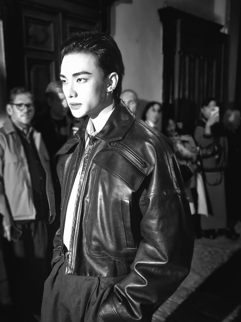 帥哥集體出沒！2026米蘭時裝週17位男神回顧！SKZ攻佔各大奢牌，S.COUPS直接上台走秀！-16