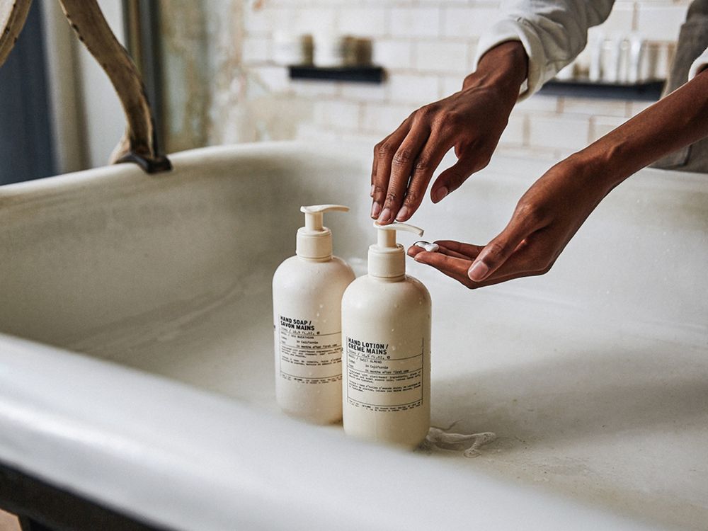 萬眾矚目！Le Labo經典淡香精終於化為「香氛護手霜」抵台，人氣ANOTHER13、檀香33、黑茶29組合、必收藏！-2