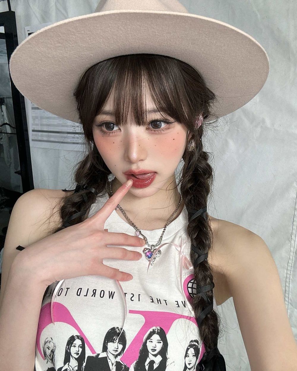 韓網票選6位最會自拍的KPOP女偶像！張員瑛、宮脇咲良全上榜，Jisoo隨手一拍都像畫報！-3