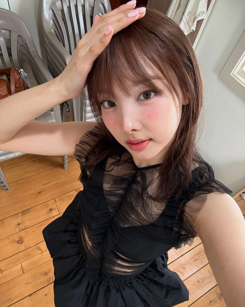 韓網票選6位最會自拍的KPOP女偶像！張員瑛、宮脇咲良全上榜，Jisoo隨手一拍都像畫報！-4