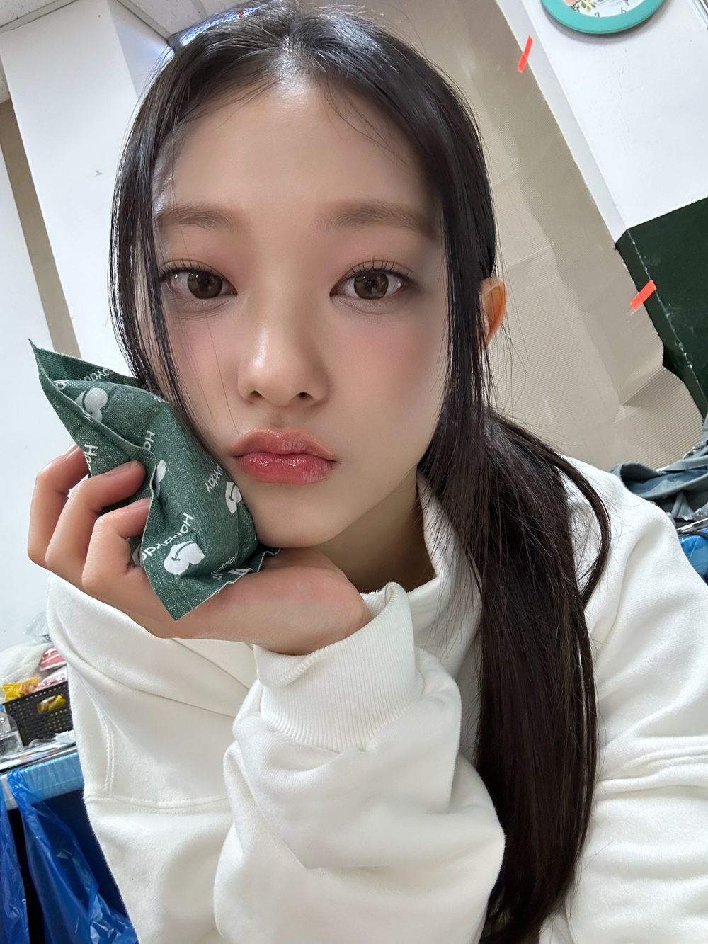 韓網票選6位最會自拍的KPOP女偶像！張員瑛、宮脇咲良全上榜，Jisoo隨手一拍都像畫報！-11