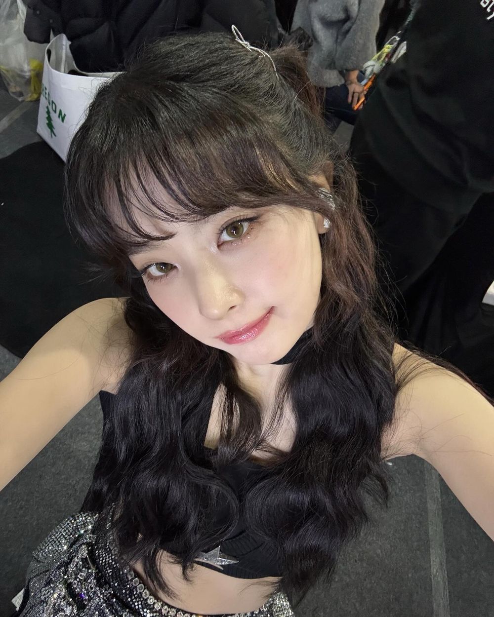 韓網票選6位最會自拍的KPOP女偶像！張員瑛、宮脇咲良全上榜，Jisoo隨手一拍都像畫報！-12