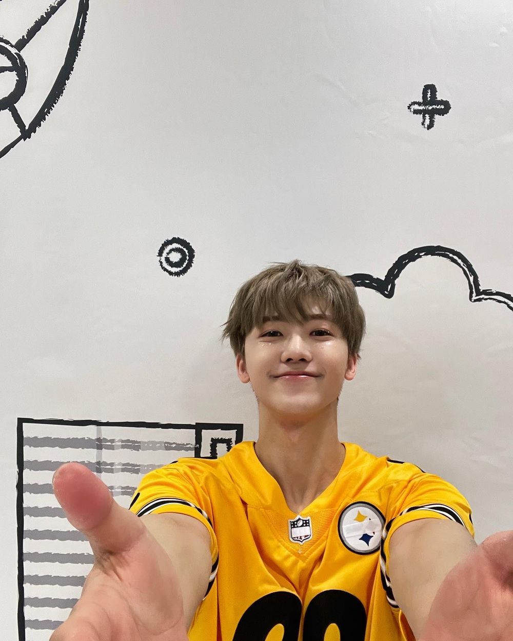 韓網熱議6位「自拍臭手」KPOP偶像！Irene被說浪費顏值，Vernon、渽民死亡角度笑翻粉絲！-11