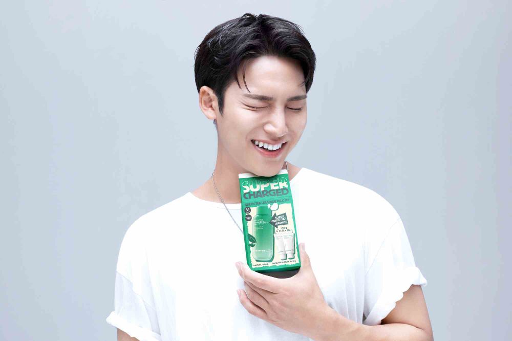 珉奎愛用綠茶牛奶水開賣！INNISFREE「保濕快充超商」快閃新光A11，完成任務免費拍貼、早午餐兄弟聯名小禮太可愛！-9